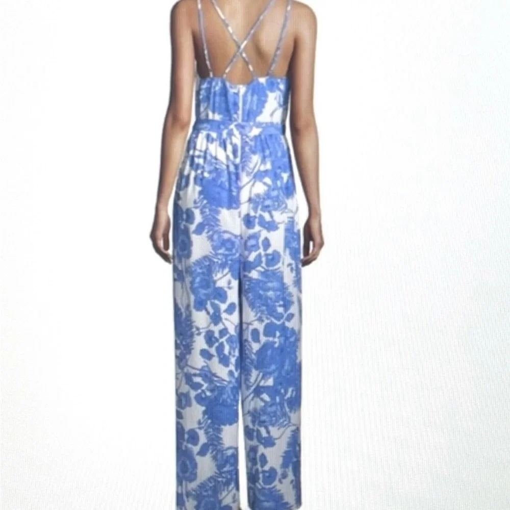 My Michelle Floral Blue and White Criss Cross Strap Wide Leg Jumpsuit Size 5! - Picture 15 of 16